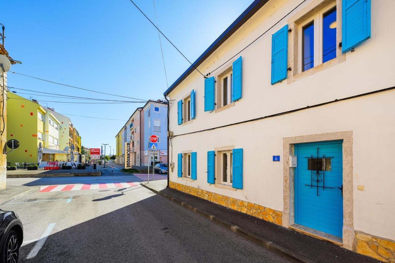 Center House With Apartments Umag Eksteriør bilde